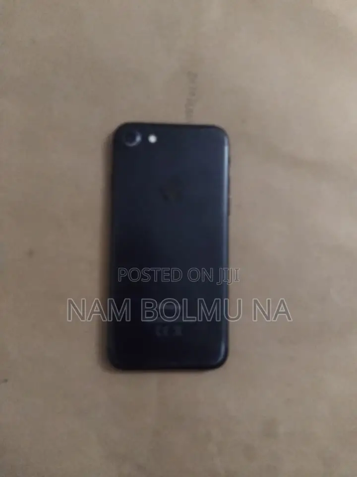 Apple iPhone 7 32 GB Black