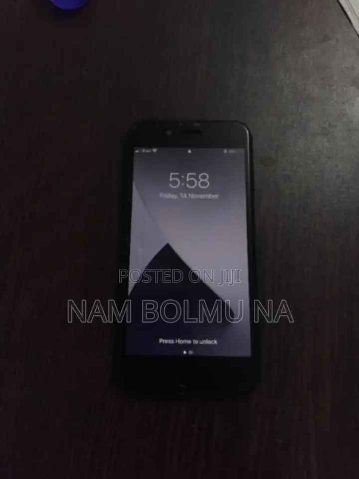 Apple iPhone 7 32 GB Black