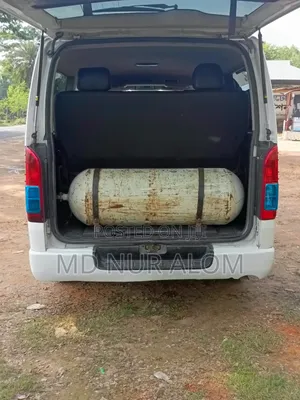 Toyota HiAce 2010 White