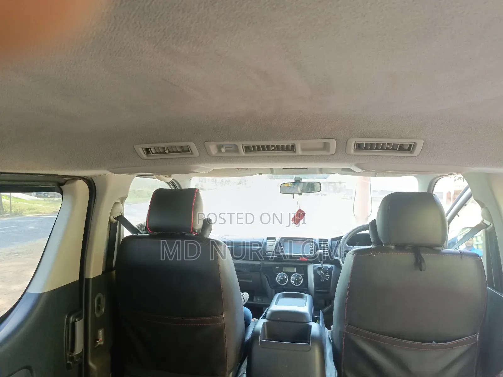 Toyota HiAce 2010 White