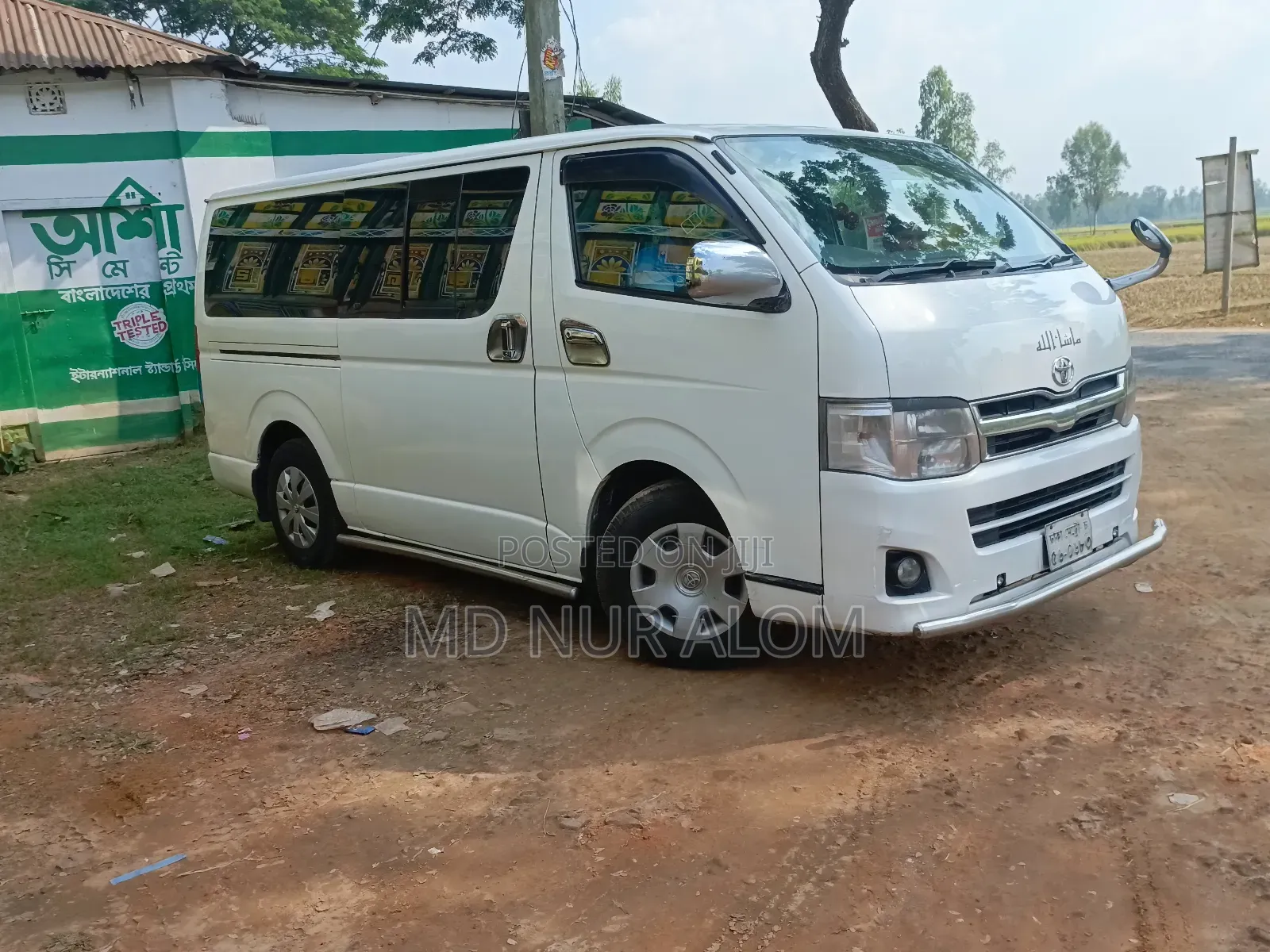 Toyota HiAce 2010 White