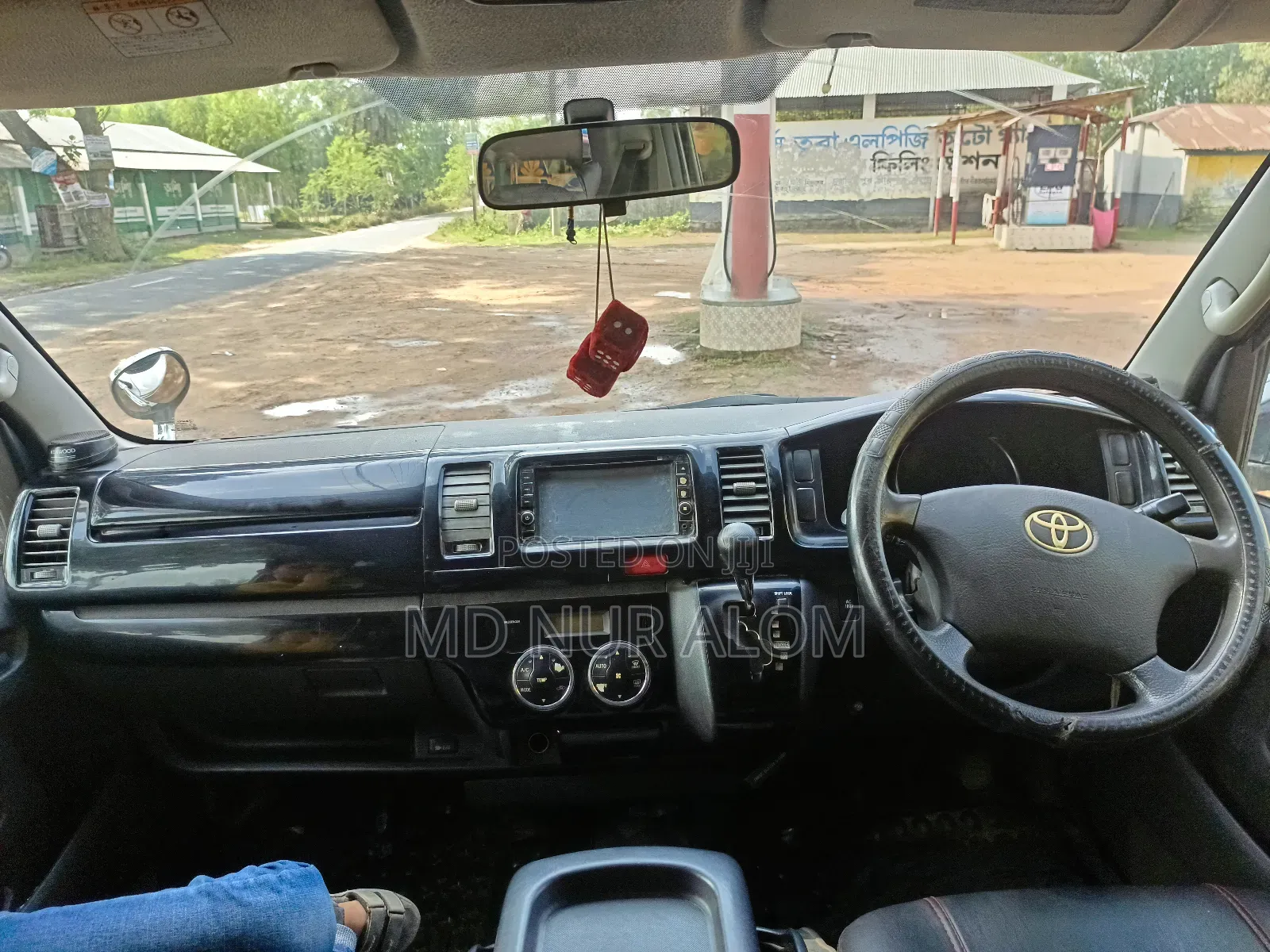 Toyota HiAce 2010 White