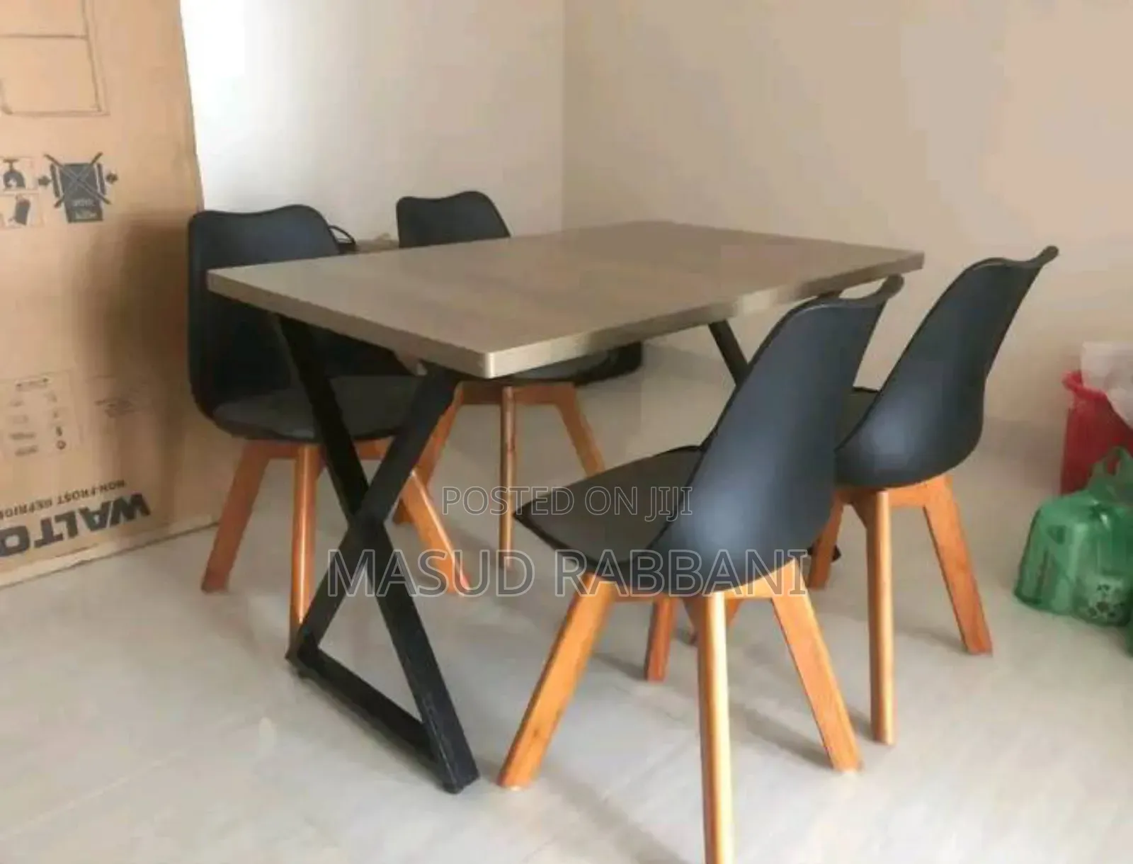 Dinning Table With 4 Chair