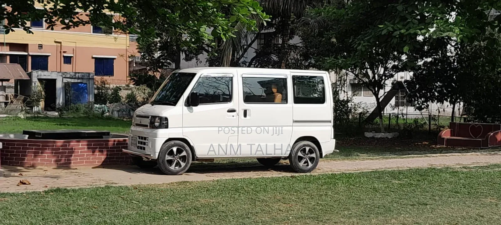 Mitsubishi Minica 2011 Off White