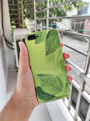 Photo - Apple iPhone 7 Plus 128 GB Black