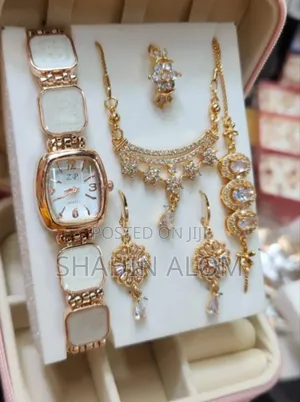 নজরকাড়া ৬-ইন-১ জুয়েলারি ও ওয়াচ সেট 