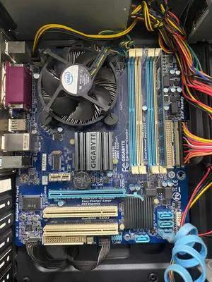 Desktop Pc Dual Core 3.00ghz ,4gb Ram DDR-3,Hdd: 160gb