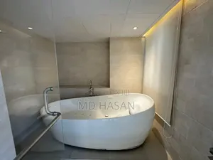 3bdrm Apartment in Semi Furnished for Sale