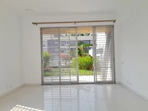 5bdrm Apartment in Duplex Flat Sale for Sale