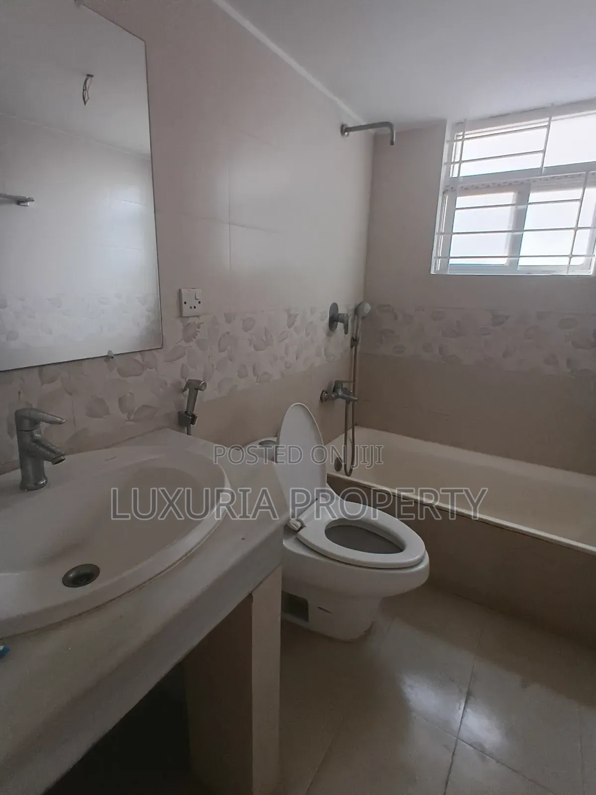 4bdrm Apartment in Gulshan for rent