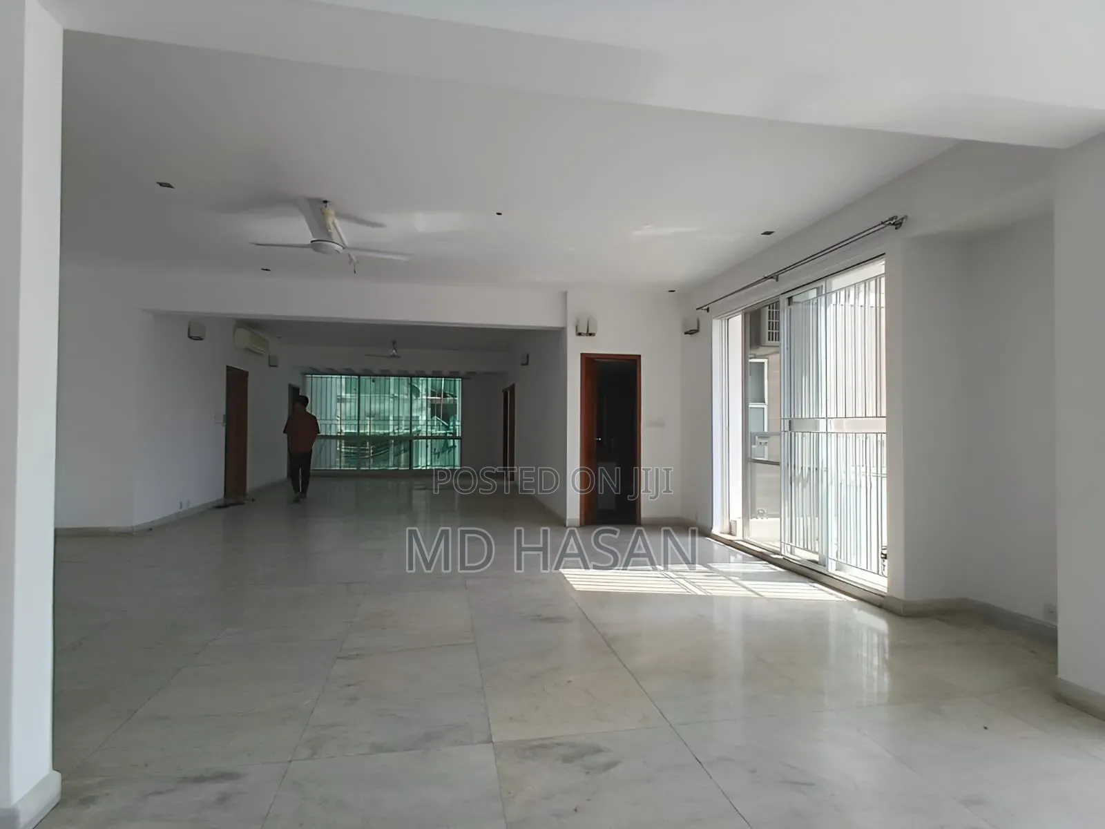 4bdrm Apartment in Semi Furbished for Rent