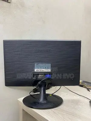 Samsung 19" Monitor, Resolution (1366x768), Model - S19b150