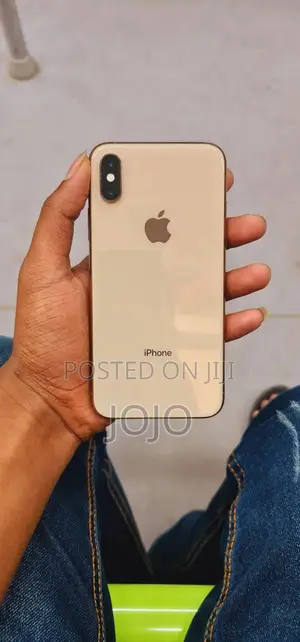 Photo - Apple iPhone XS 256 GB Gold