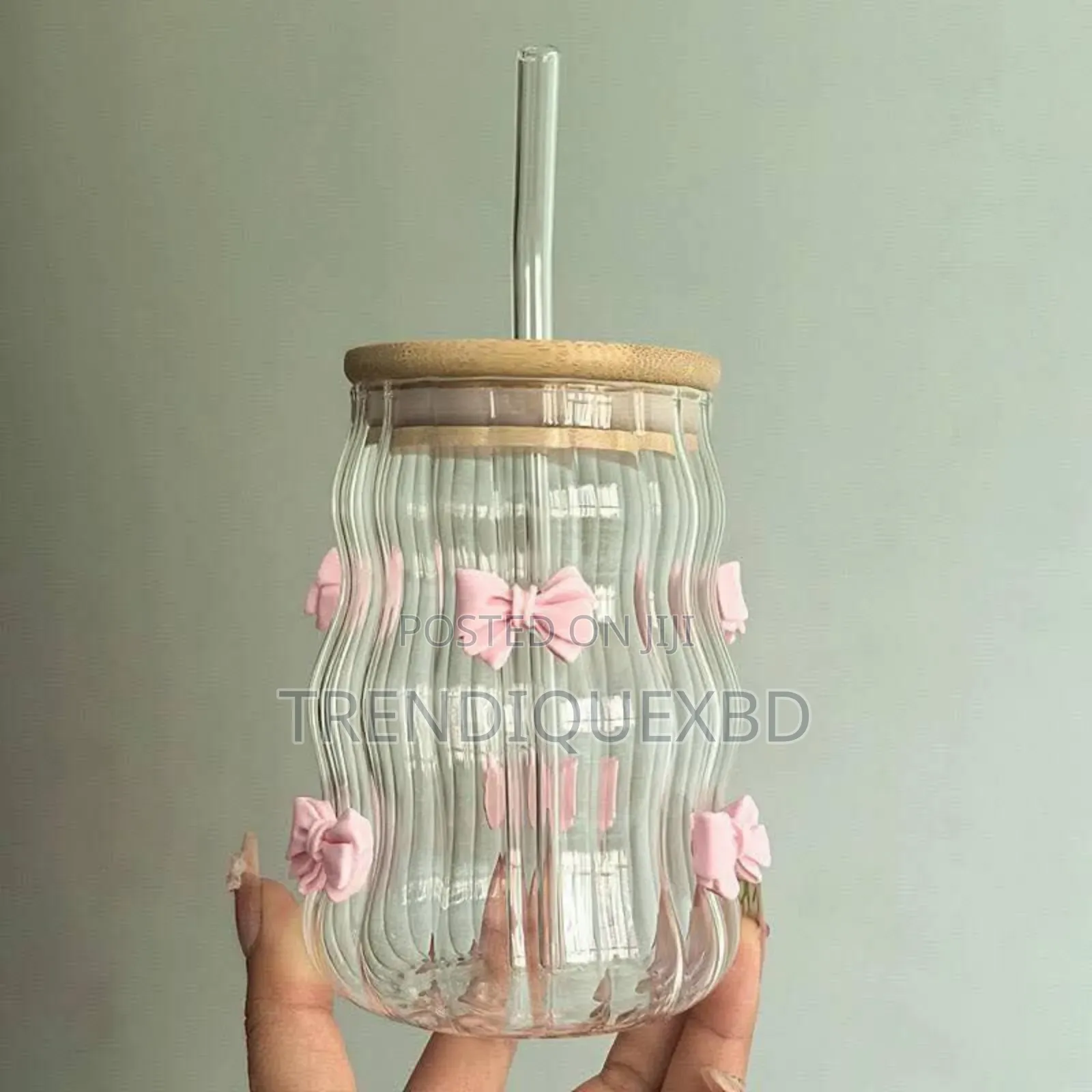 Elegant Wavy Glass Cup With Bow Lid Straw