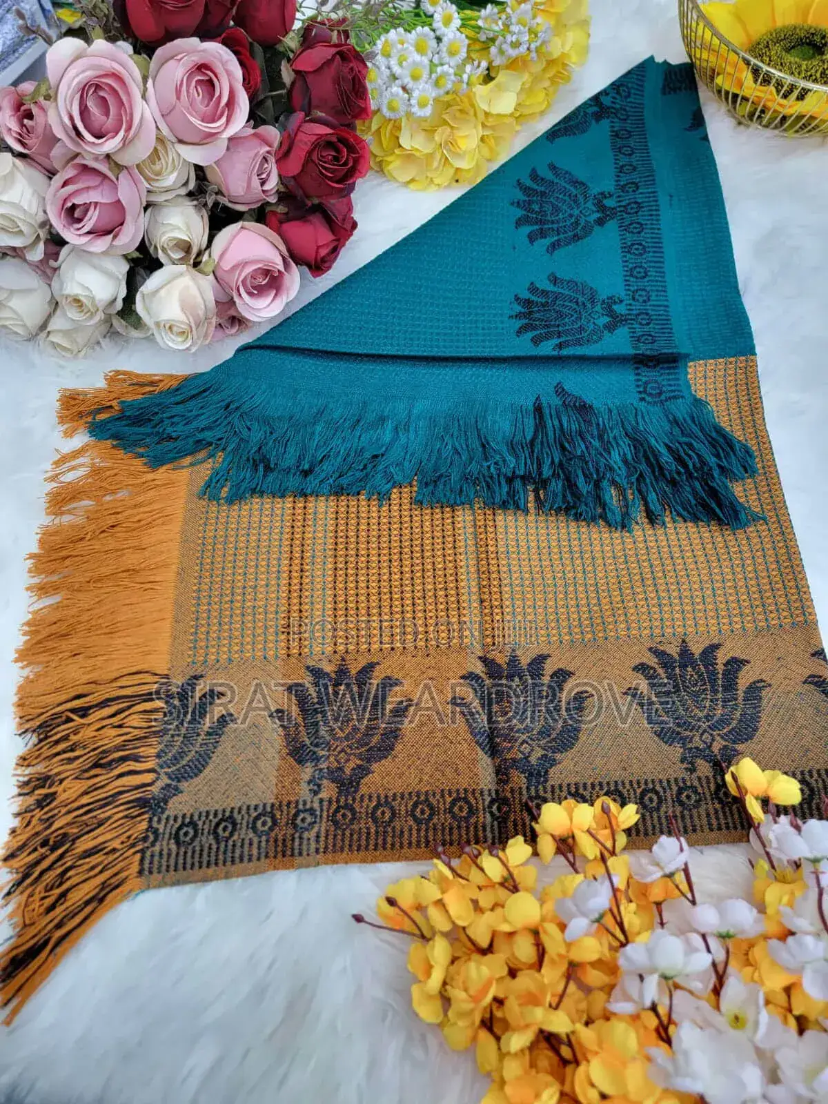 টাঙ্গাইলের ঐতিহ্যবাহী উলের শাল/চাদর কালেকশনr