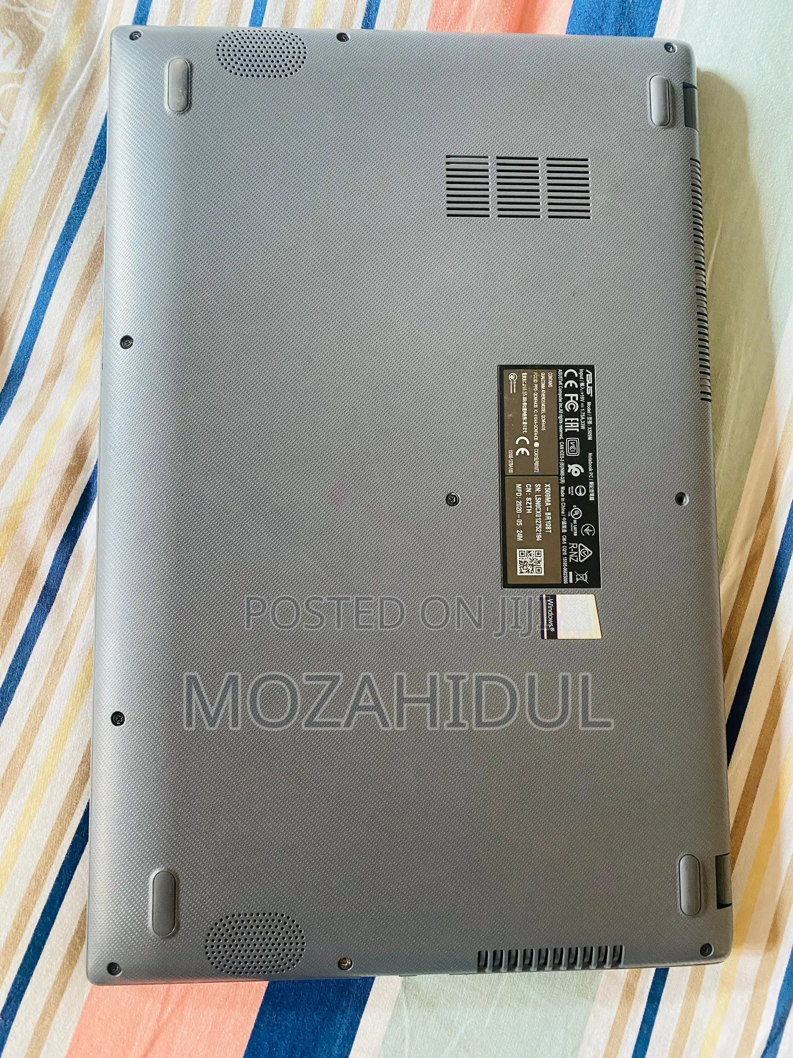 Laptop Asus X501A 4GB Intel Celeron HDD+SSD 1T