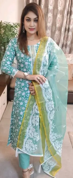 Photo - আন স্টিচড থ্রি পিস
(0.0)