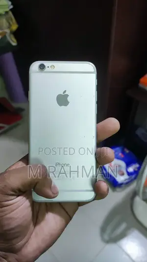 Photo - Apple iPhone 7 128 GB Silver