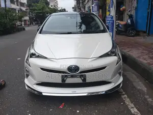 Toyota Prius 2018 Pearl
