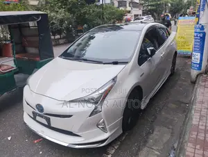 Toyota Prius 2018 Pearl