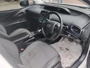 Toyota Prius 2018 Pearl