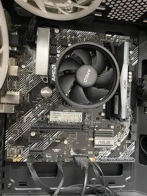 Desktop Computer Asus 8GB AMD Ryzen 3 SSD 256GB