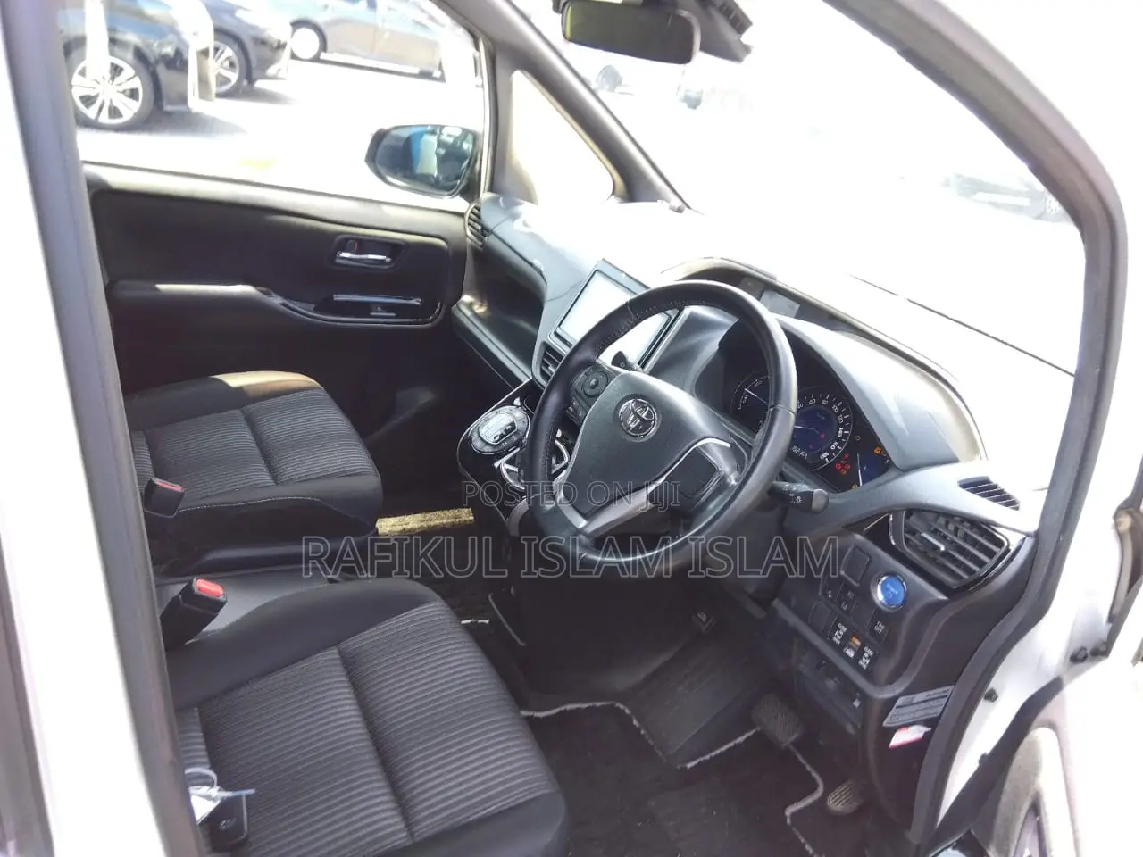 Toyota Voxy 2020 Pearl