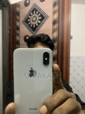 Photo - Apple iPhone XS 256 GB White