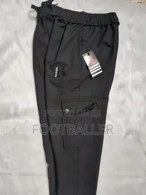 Photo - ট্রেন্ডি ট্রাউজার