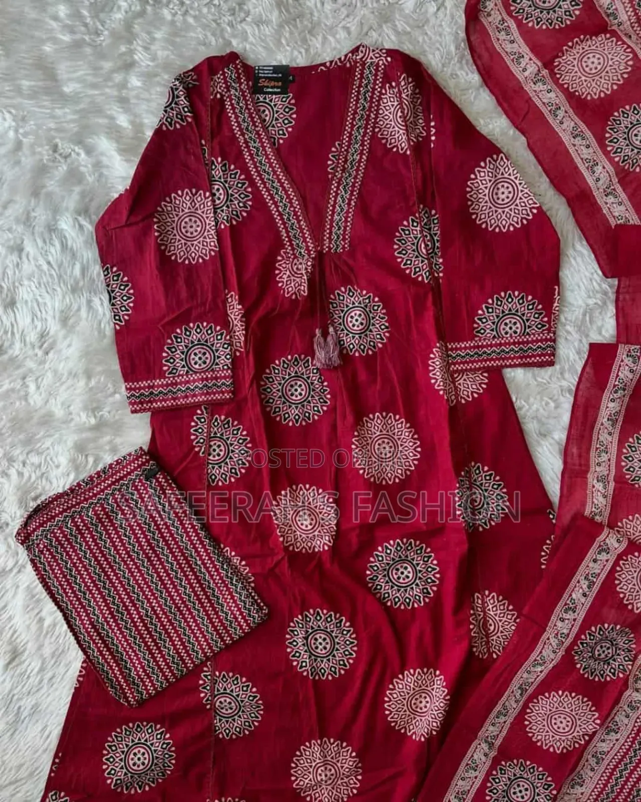 রেড ডিজিটাল প্রিন্ট ৩ পিস r