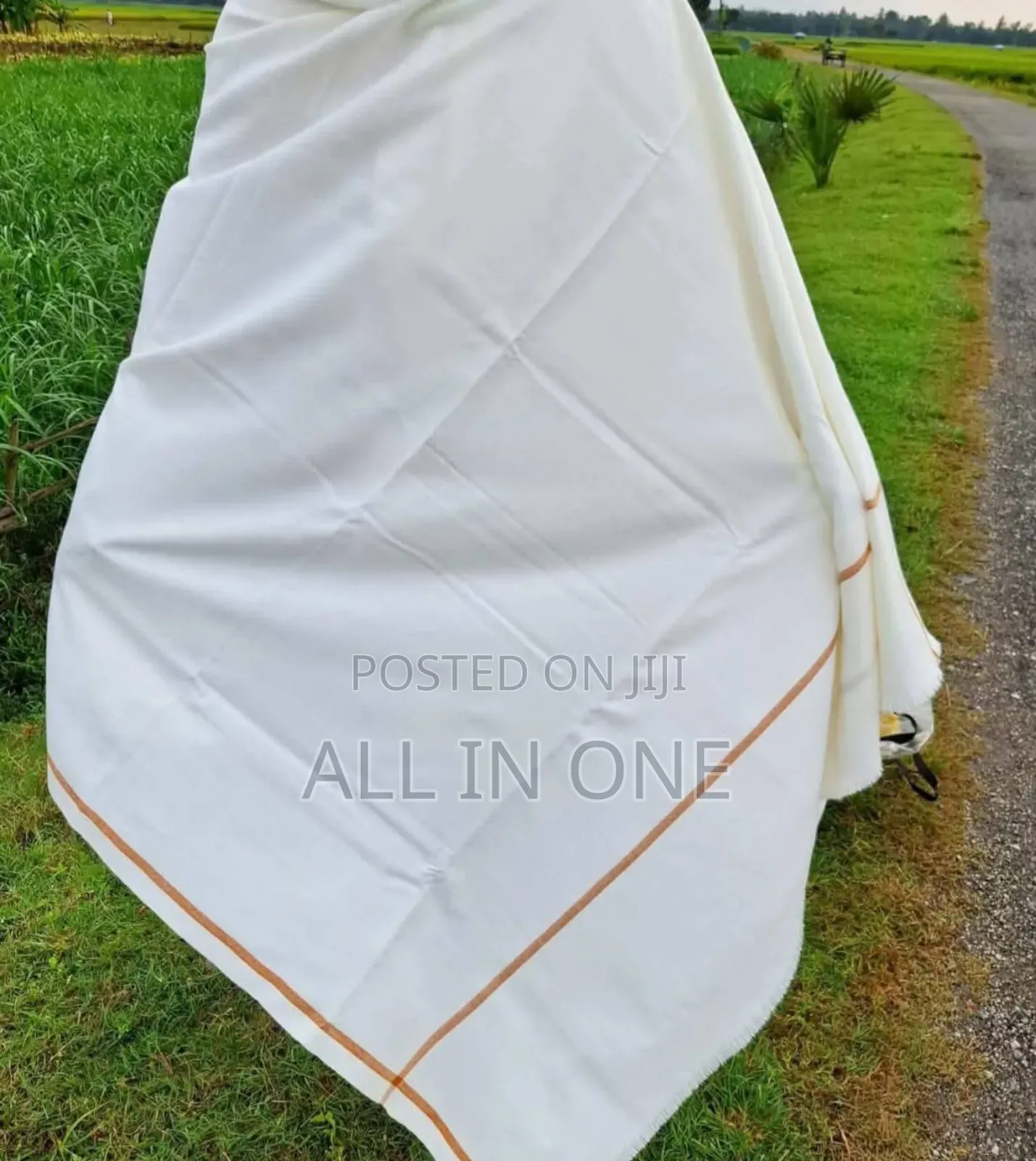 Premium Wool Terchi Shawl
প্রিমিয়াম কোয়ালিটির ১০০% উল সুতার তৈরি