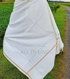 Premium Wool Terchi Shawl
প্রিমিয়াম কোয়ালিটির ১০০% উল সুতার তৈরি