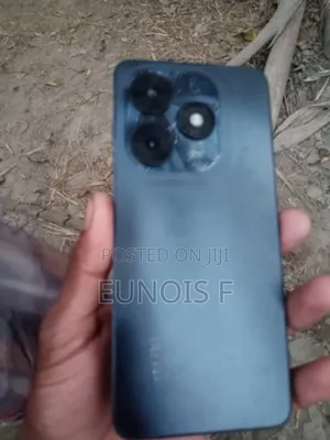 Photo - Tecno Spark Go 64 GB Blue