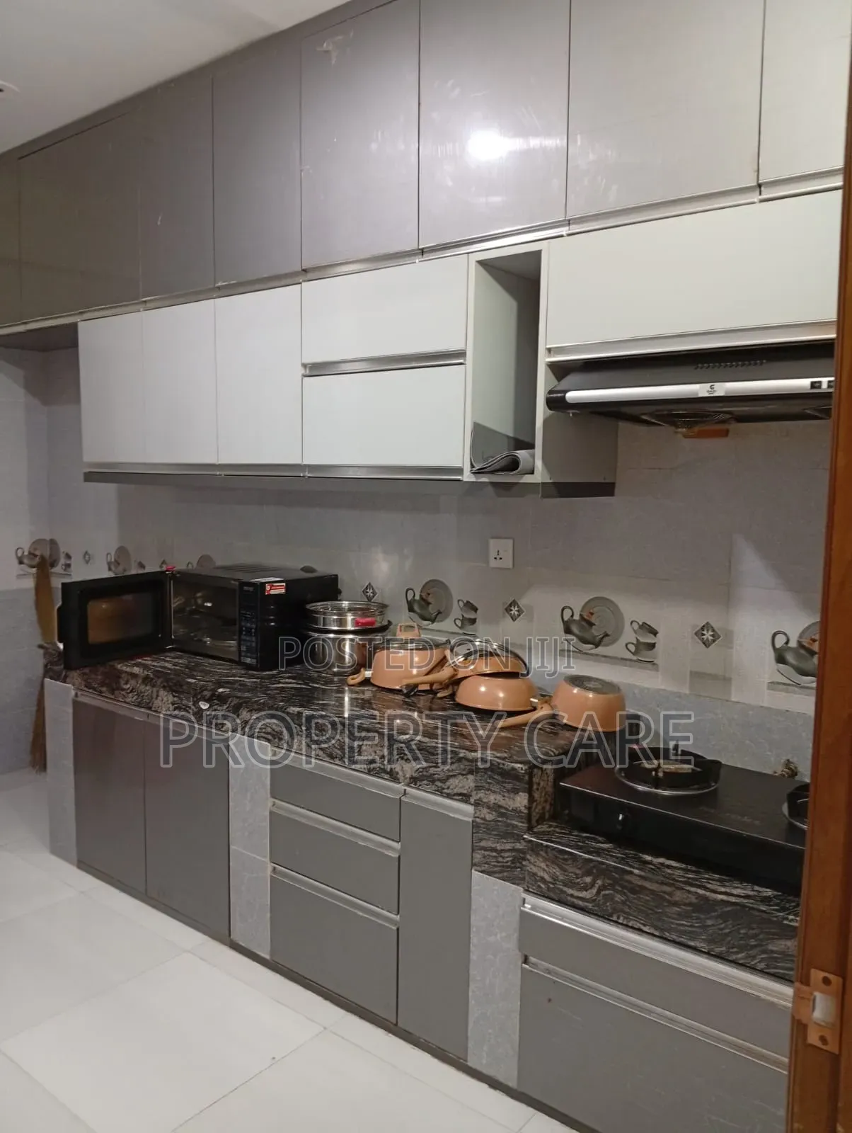 Furnished 3bdrm Apartment in Gulshan for Rent