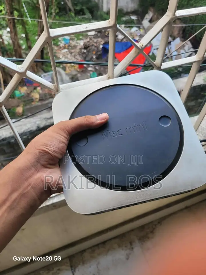 Desktop Computer Apple Mac Mini 8GB Intel Core I5 SSD 500GB