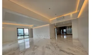 5bdrm Duplex in Semi Furnished for Rent