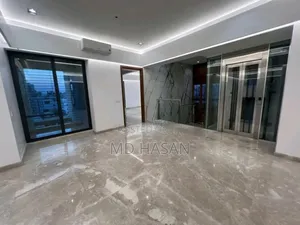 5bdrm Duplex in Semi Furnished for Rent