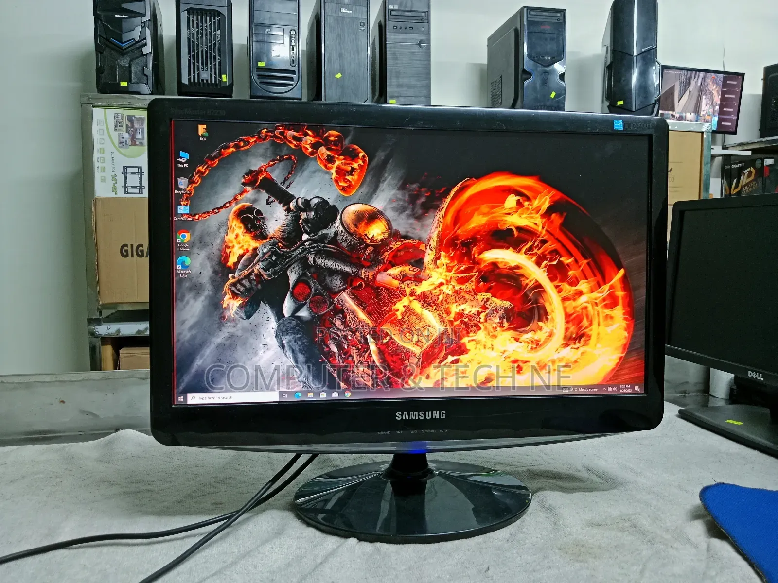 ১টা দাগ Samsung Syncmaster B2230 – 22” Full Hd Led Monitor