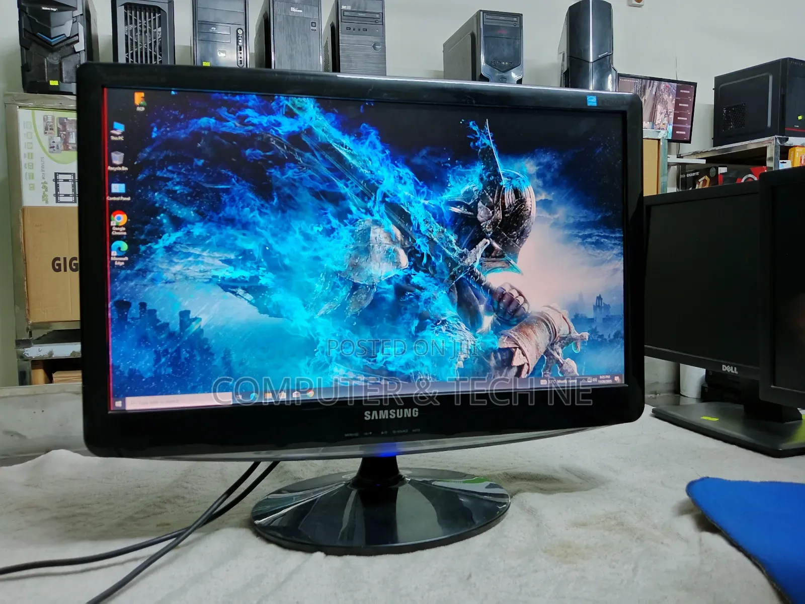 ১টা দাগ Samsung Syncmaster B2230 – 22” Full Hd Led Monitor