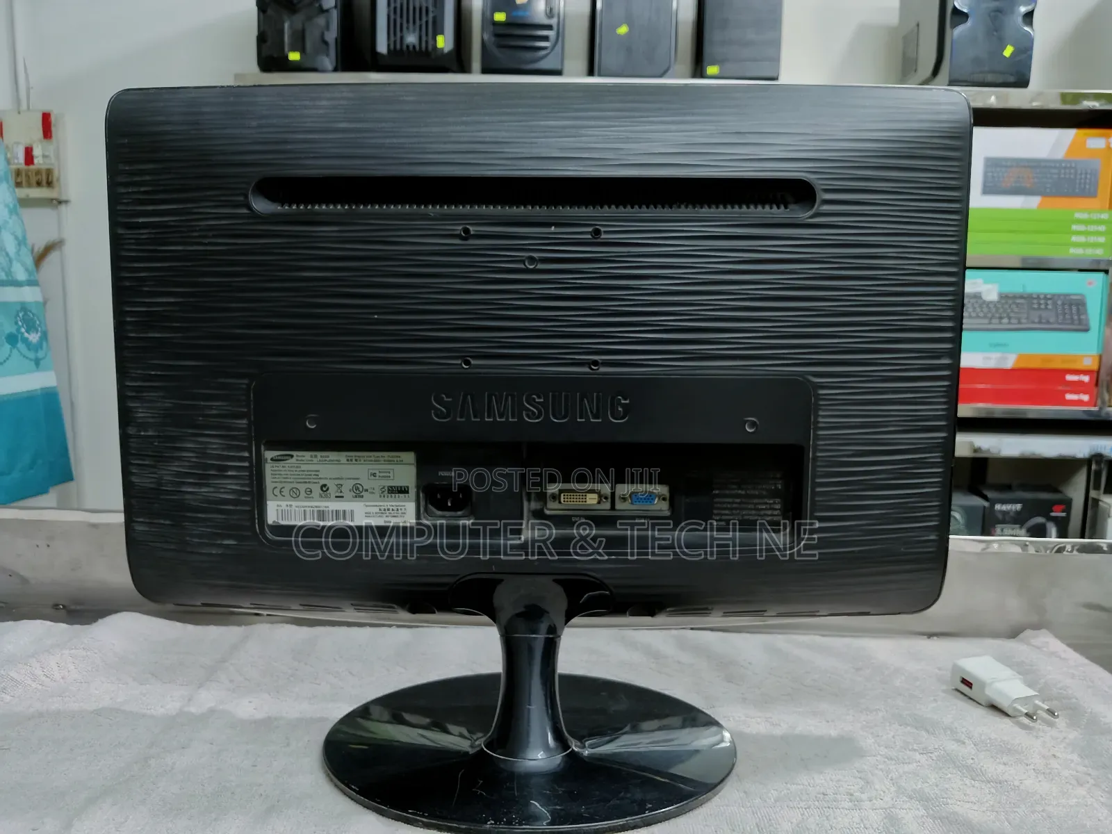 ১টা দাগ Samsung Syncmaster B2230 – 22” Full Hd Led Monitor