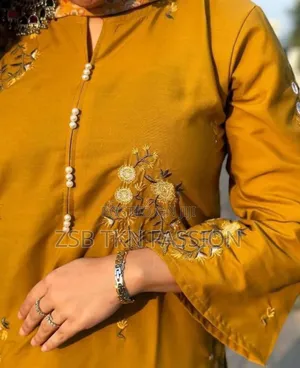 এম্বডারি কাজ করা থ্রী-পিস নতুন আপডেট