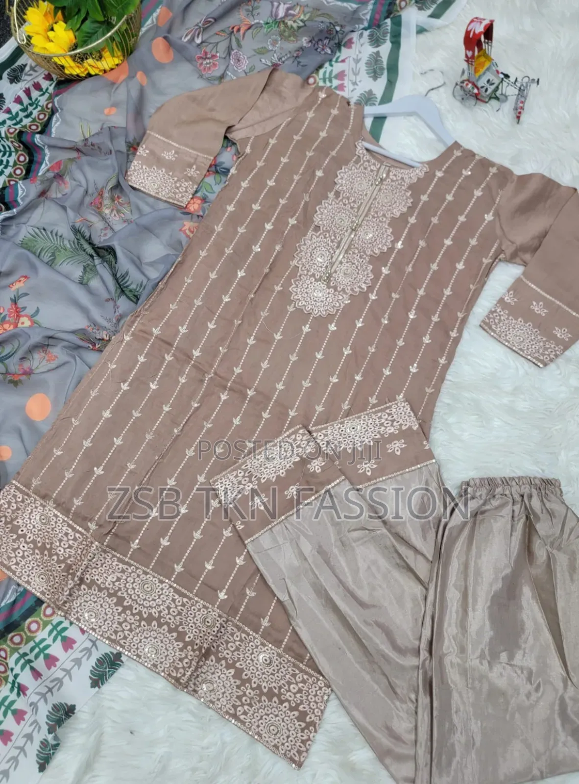 পাকিস্তানি রেডি করা Dress সব সাইজ আছে