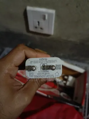 Photo - Infinix 18w Charger