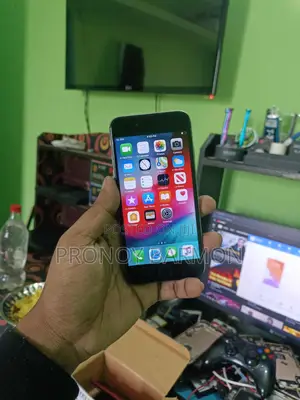 Photo - Apple iPhone 6s 64 GB Silver