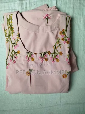 গর্জিয়াস এমব্রয়ডারি কুর্তি সেট 