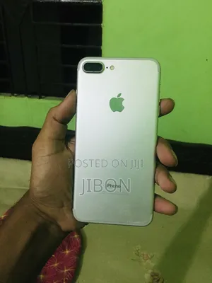 Photo - Apple iPhone 7 Plus 32 GB Silver
