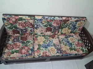 Photo - Wood 3 Pc Sofa Set