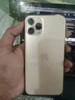 Photo - Apple iPhone 11 Pro 256 GB Gold