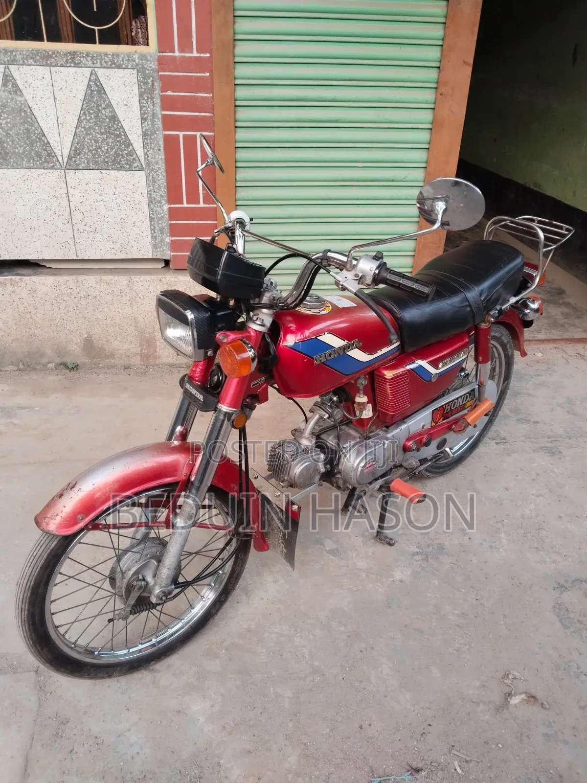 Honda 2000 Red