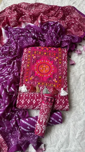 ইয়োক লেইজ কাজ করা বাটিকr